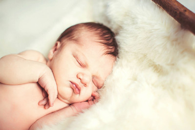 Ulewanie u noworodka – mija, ale o kilku rzeczach pamiętaj!