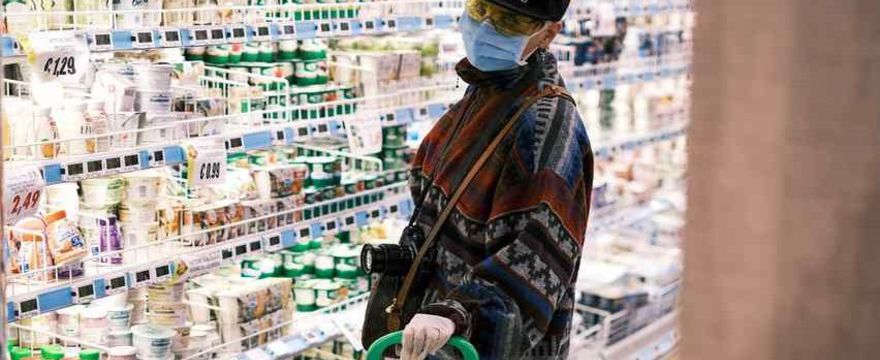 Jak bezpiecznie robić zakupy w czasie pandemii koronawirusa? 14 rad do stosowania  