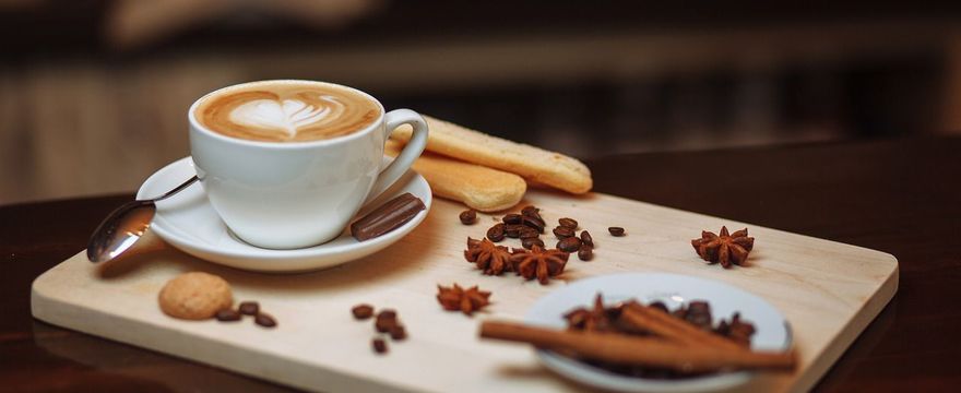 6 zdrowych i pysznych dodatków do kawy 