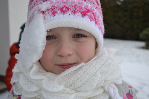 Mamo! Zabierz mi ten śnieg! On mnie mrozi!